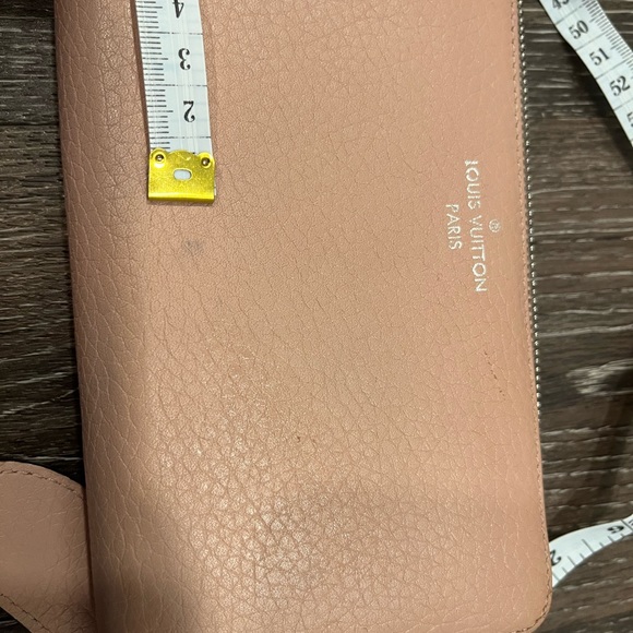 Louis Vuitton Comete Wallet in Taurillon Leather - Picture 11 of 16